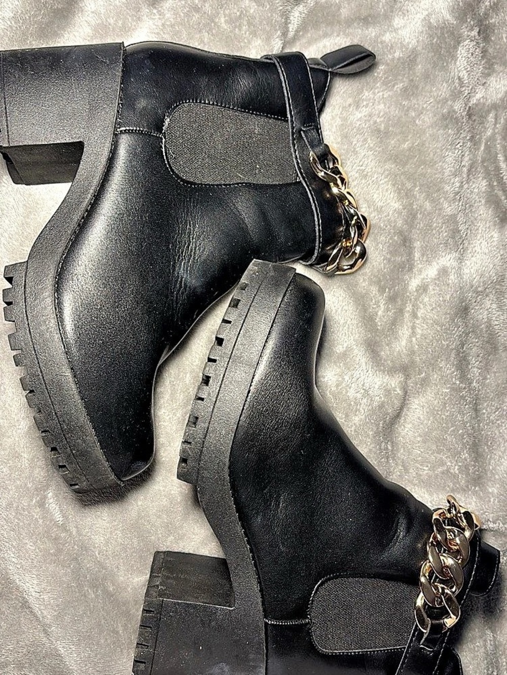 Chain Ankle Boots in Black EU 37 Like New